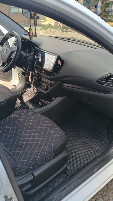 Автомашина лада веста