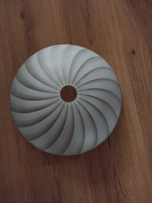 Отлично запазен полилей, пълен комплект за монтаж