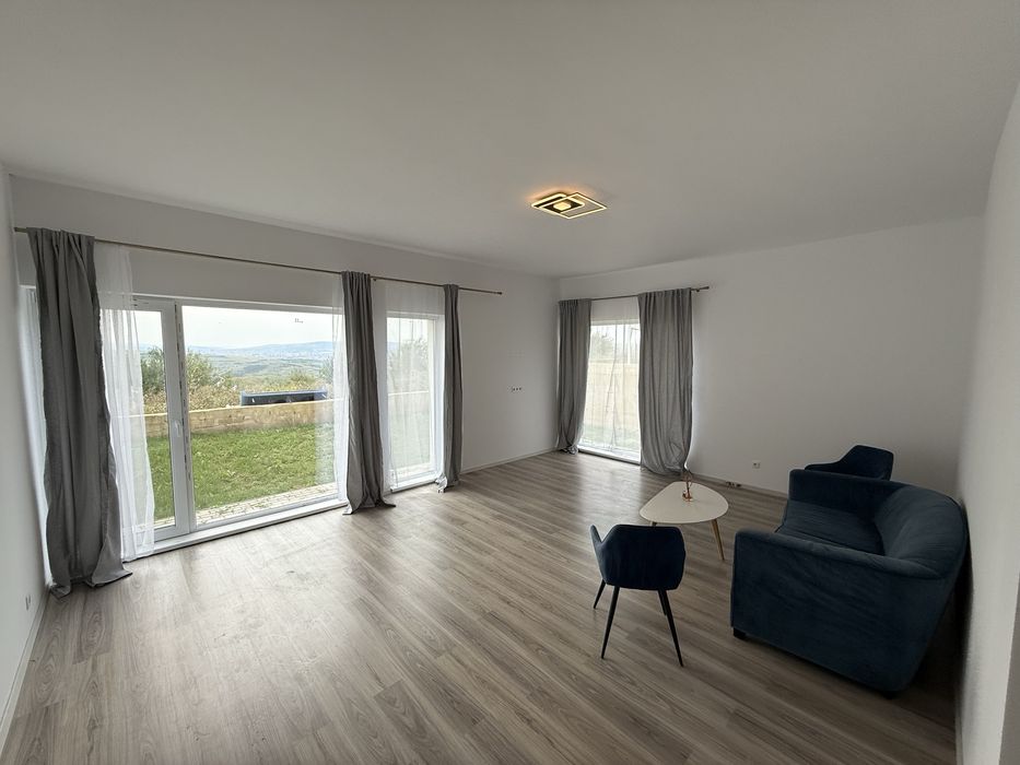 Inchiriez : Casa cuplata REVELION