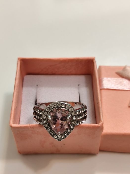 Уникален  позлатен пръстен с розов камък