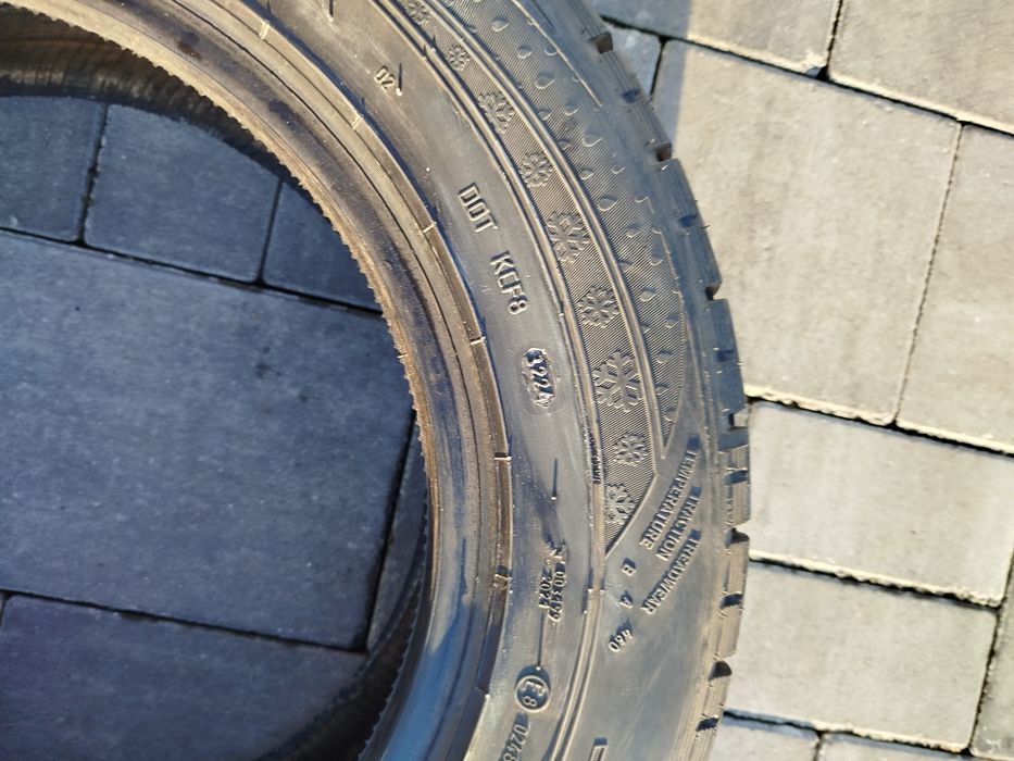 Vând 2 anvelope M+S în stare foarte buna.