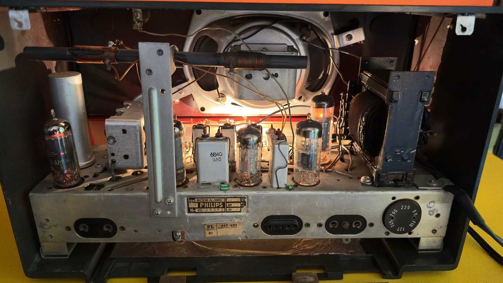 Ретро Лампово Радио Philips Работи