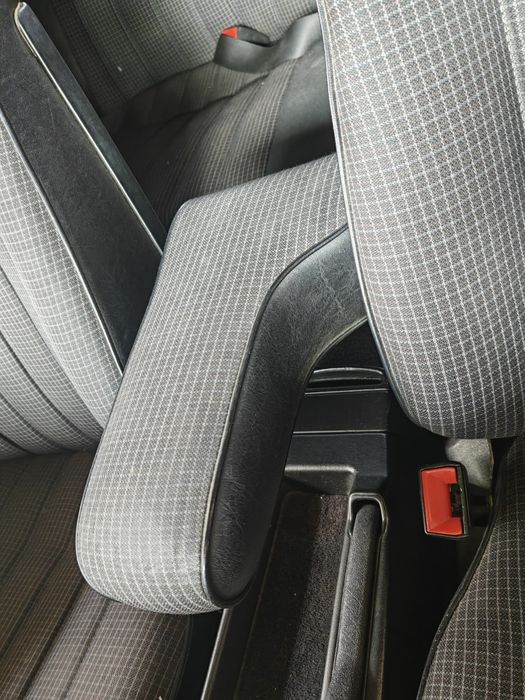 Мерцедес 190 2.5 дизел 1993 година