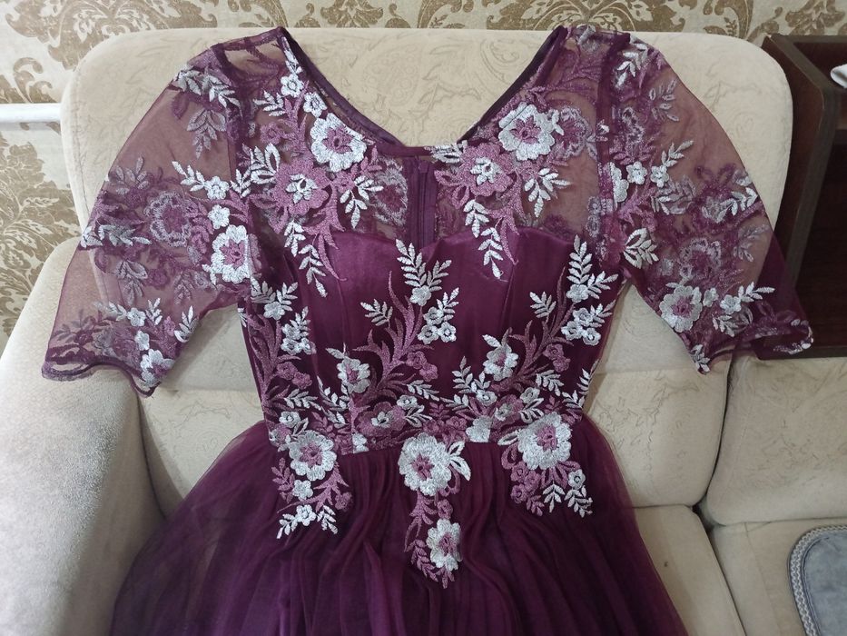 Продам вечернее платье (выпускное)
