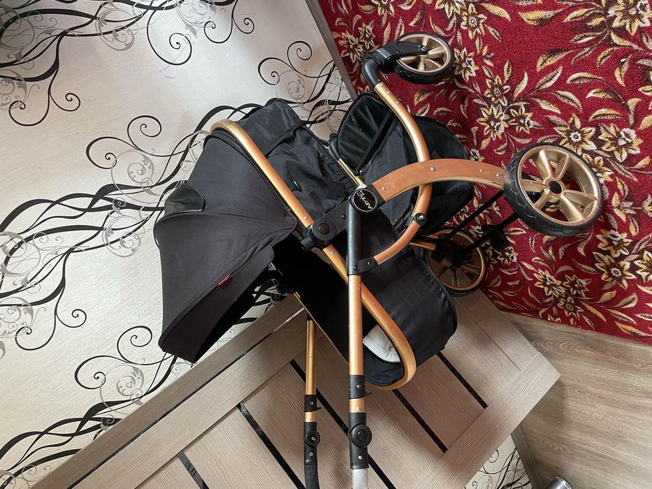 Продам коляску срочно