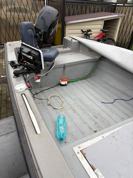 Barca Bratesul 5.65 cu Mercury 40cp si Peridoc Navio 750kg