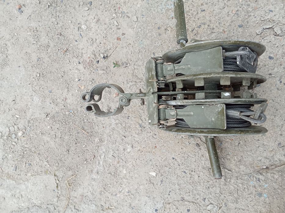 Лебедка военного образца двойная