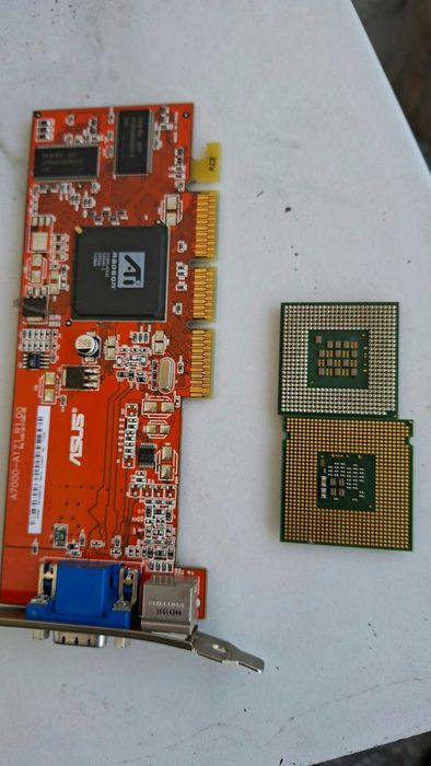 Продавам части от компютри за скрап