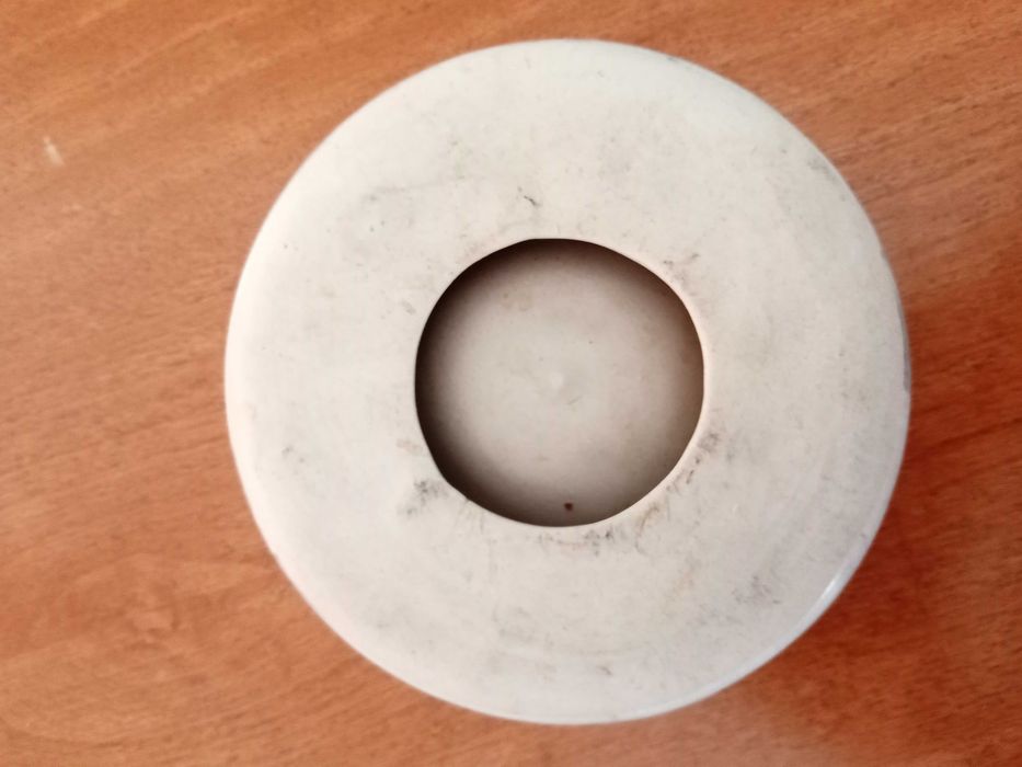 Пепелник с диаметър 12.5 см.