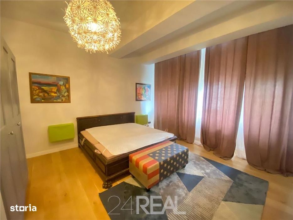 Penthouse in vila, de vanzare - Strada Tokio