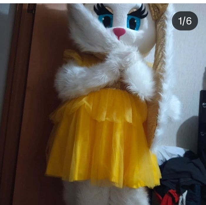 Срочно продам костюмы