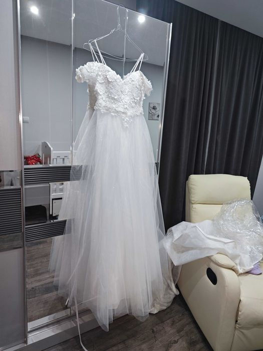 СПЕШНО Булчинска рокля + шлейф