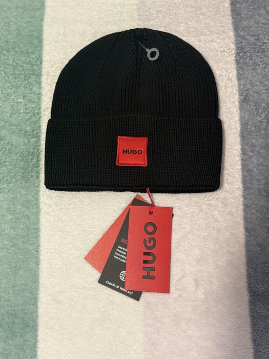 Caciulă Hugo nouă cu etichetă