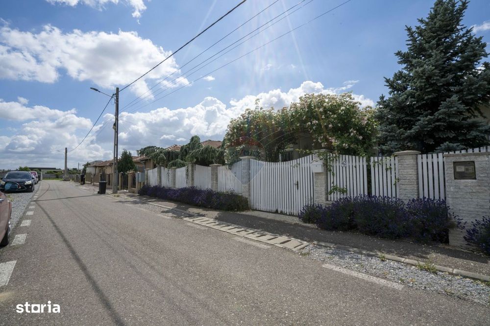 Casă cu 5 camere Ready To Move, de vânzare în Sântandrei
