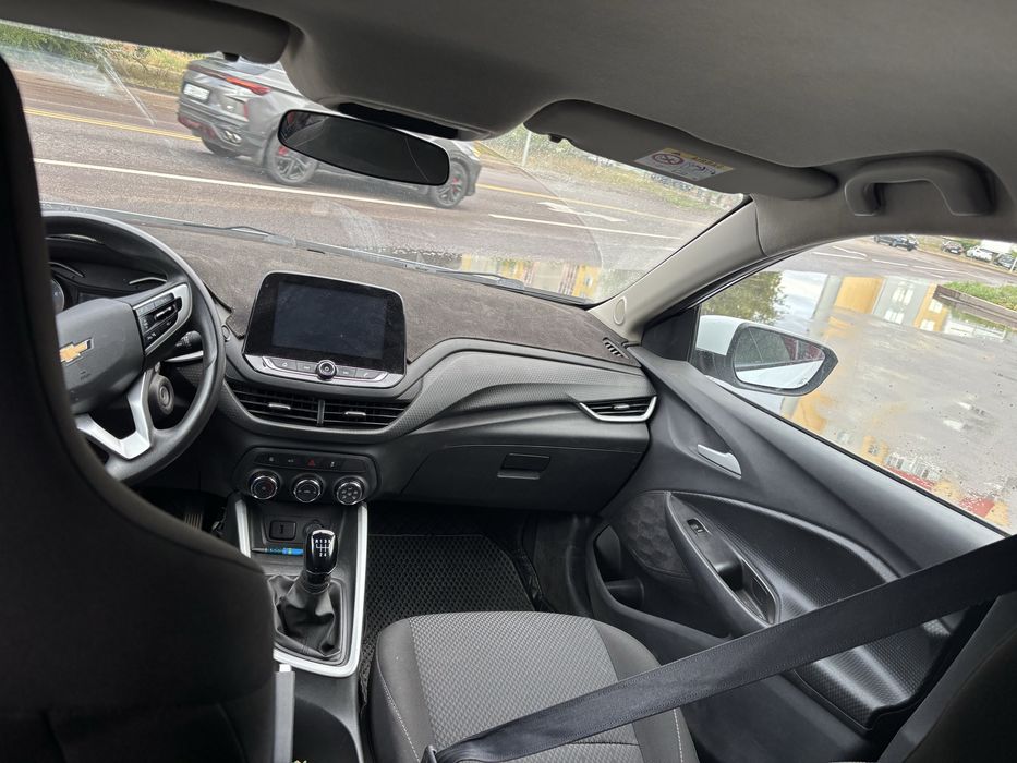 Chevrolet onix2023год