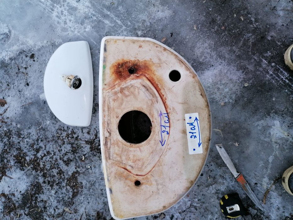 Продам бачки унитаза