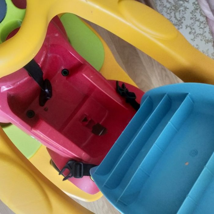 Машинка  каталка трансформер