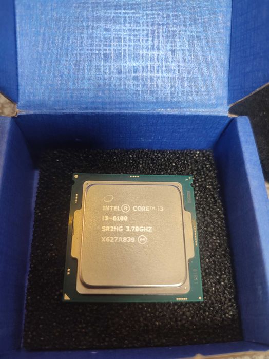 Продавам процесор i3 6100 Intel