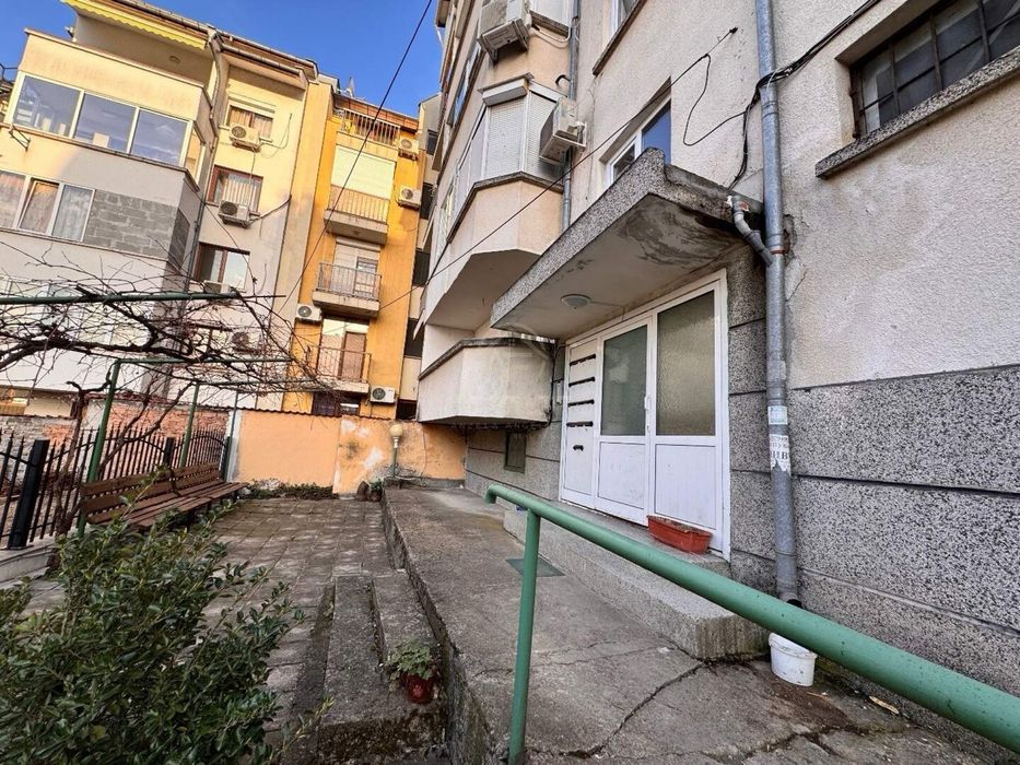 Продава се Тристаен апартамент в Плевен, Мара Денчева - 75 кв.м за 1407 €/кв.м - Снимка #15