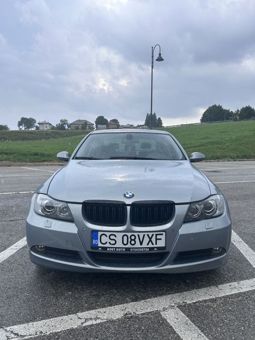 BMW seria 3 - E90 318i