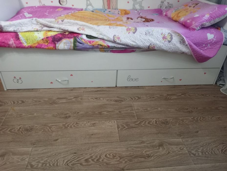 Продам кровать для девочки