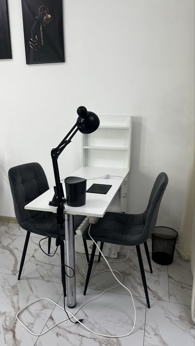 Продам стол для маникюра