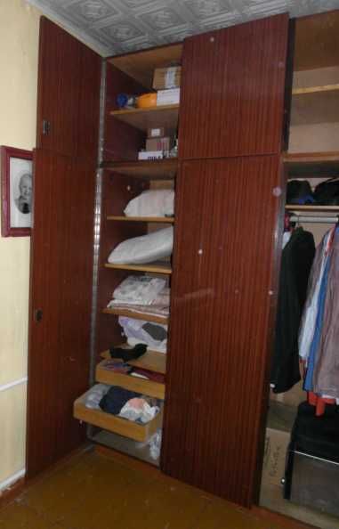 Мебель (шифоньеры, трильяж)