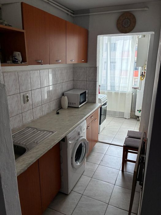 Închiriez garsoniera