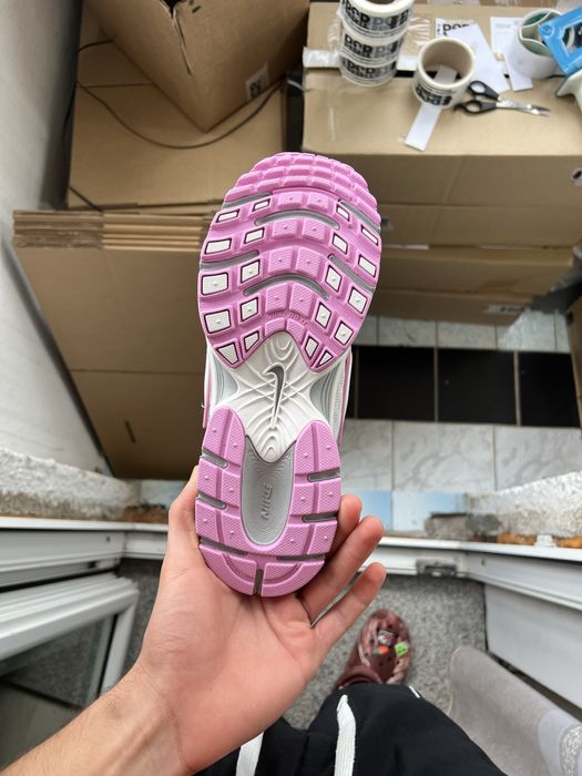 Nike V5 RNR “Grey/Pink” HQ7901-009