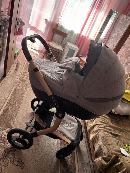 Продам коляску 3 в одном!