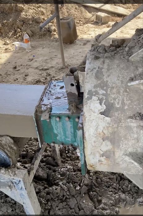 Xom g’isht zavod Sotiladi