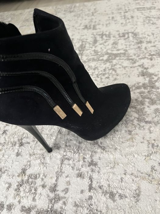 Сапоги   женские .