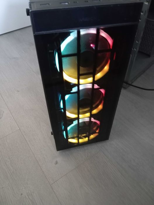 Компютър + Монитор 1650 DDR6 B450