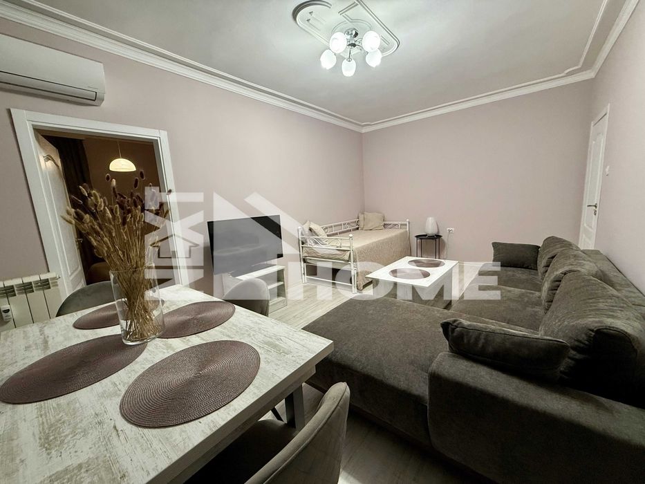 Дава се под наем Двустаен апартамент в Пловдив, Център - 55 кв.м за 500 € - Снимка #2
