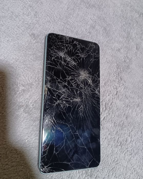 Telefoane pentru piese, sparte displayul