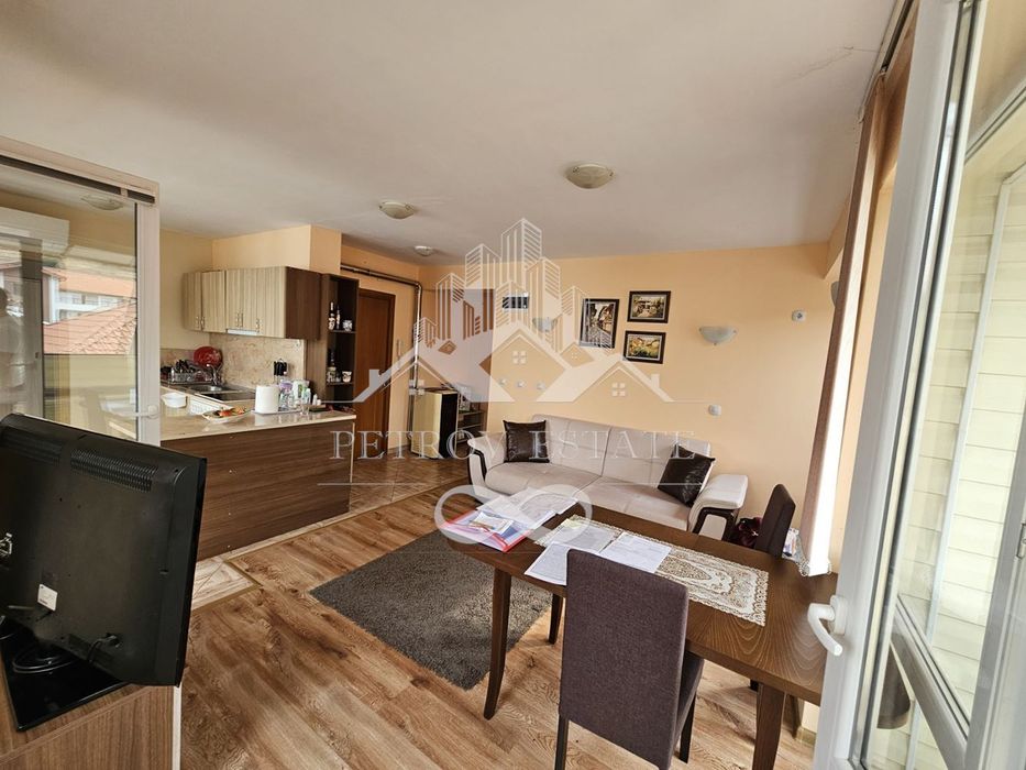 Продава се Тристаен апартамент в Велинград - 96 кв.м за 907 €/кв.м - Снимка #2