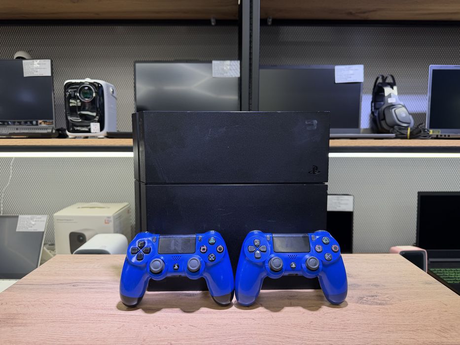 Sony PlayStation 4 Fat, 500 GB, 2 джойстика, версия 13.02, 1724/А10