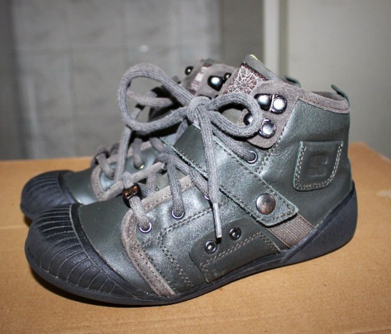 Ботинки фирменные 32 размер