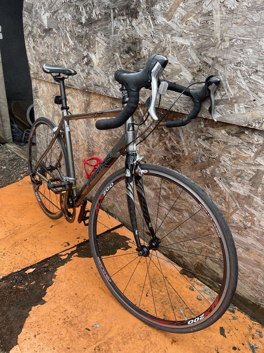 Bicicleta cursiera pinnacle furca de carbon roti 28” shimano 105
