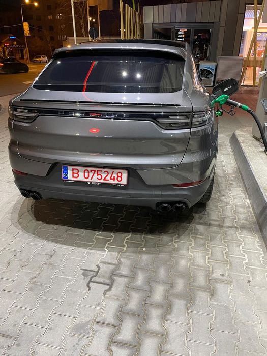 Porsche Cayenne Masina a fost importata in 2022 din showroom Germania. Revizii la zi