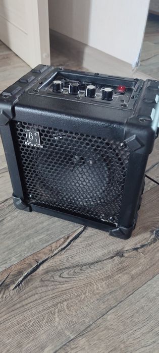 Продам комбоуселитель для электрогитары