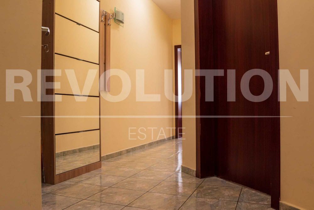 Продава се Тристаен апартамент в Варна, Център - 110 кв.м за 2546 €/кв.м - Снимка #11