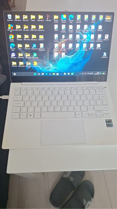Laptop Samsung Book 2 PRO