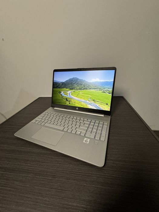 Hp laptop 15s SSD256gb opirativka 8 gb DDR4