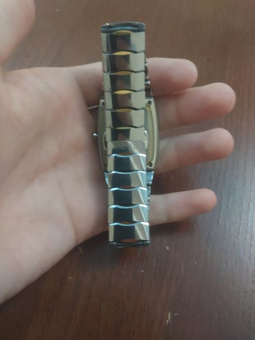 Rado jubile qol soat