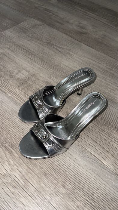 Босоножки за 15000тг