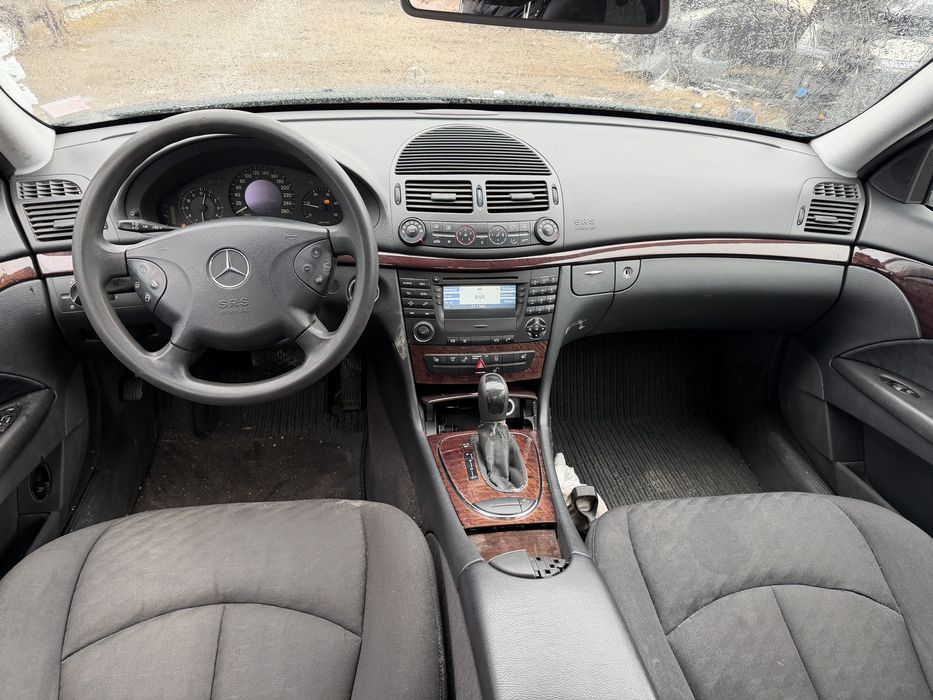 Мерцедес W211 2.2 дизел автоматик само на части