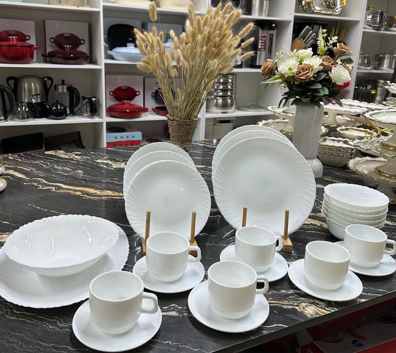 Сервиз столовый продам