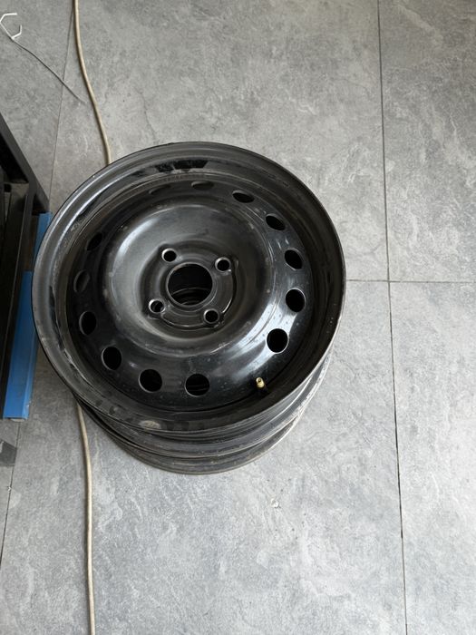 14 diska sotiladi 4ta kamplekt holati zor