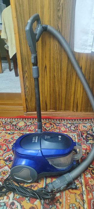 Продам пылесос на запчасти LG